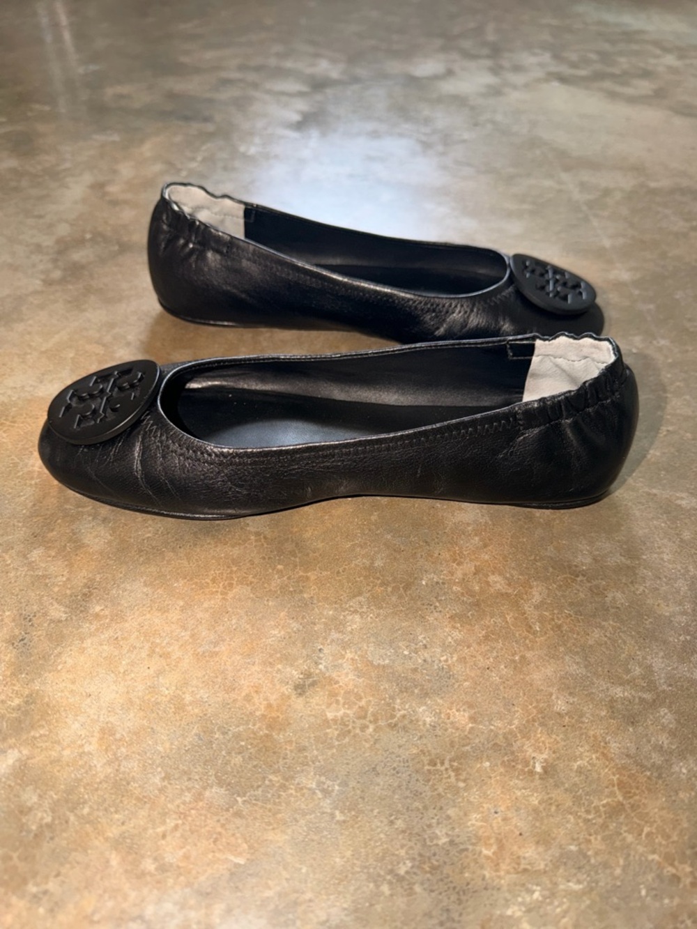Tory Burch Reva Black Leather Ballet Flats Black Logo Medallion - Size 6.5 - Picture 7 of 11